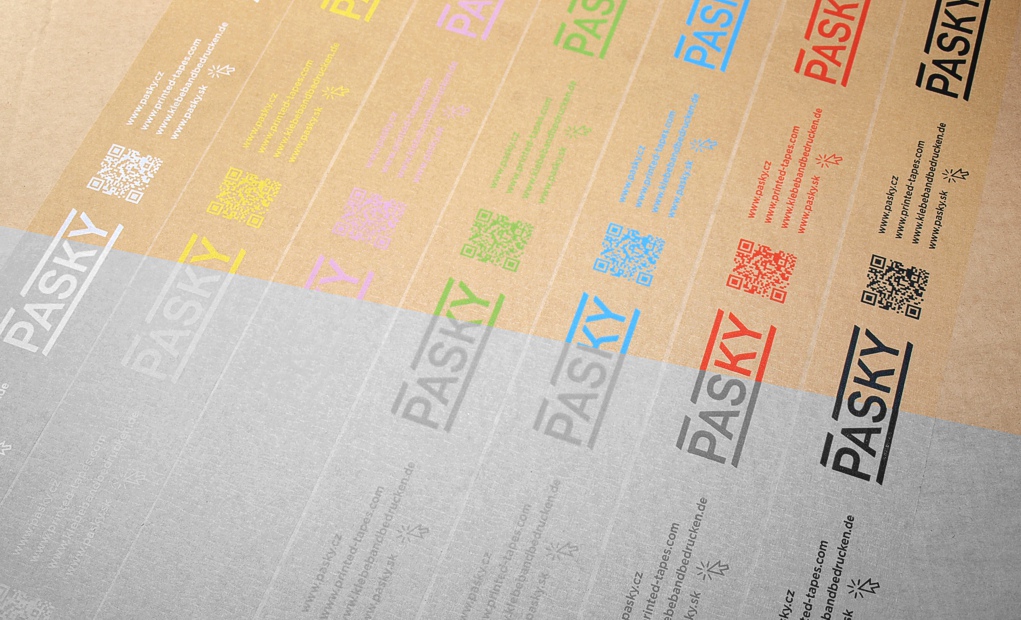 Ukázka barevného potisku na hnědých papírových páskách